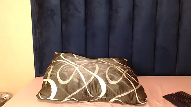 Snapshot of FUNBOOTYXX chatting on 12.05.25 FUNBOOTYXX online show from 12.05.25