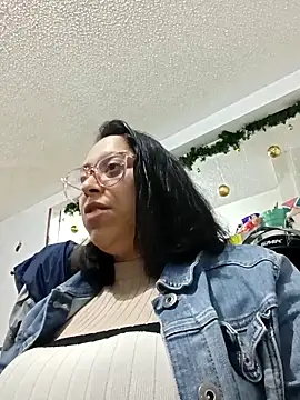 Caroline-17 online show from 12.03.25