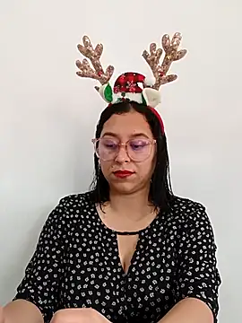 Caroline-17 online show from 12.05.25