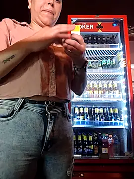 Caroline-17 online show from 12.18.25