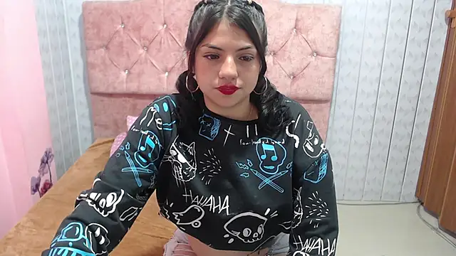 Victoria Alvarez online show from 11.03.25