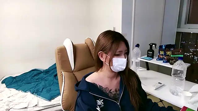 Milk Sola online show from 10.26.25