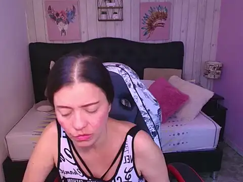 Snapshot of _Rachel_Jones_ chatting on 02.04.26 Rachel Jones online show from 02.04.26