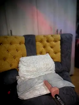 Snapshot of soymiia_333 chatting on 10.31.25 soymiia 333 online show from 10.31.25