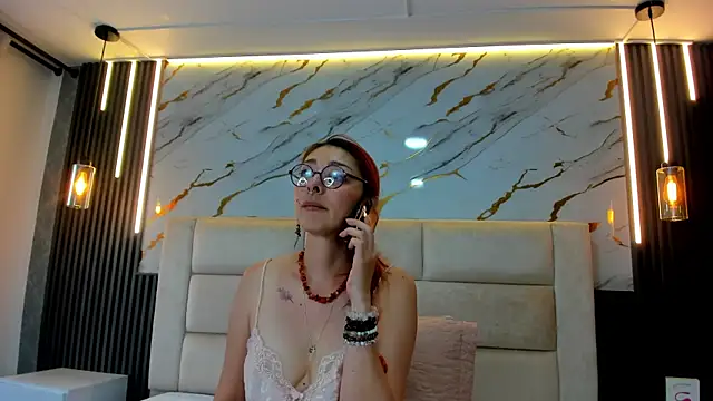 EmilyyRed online show from 11.26.25