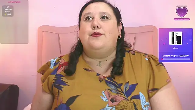 Snapshot of marianabbw30 chatting on 11.21.25 marianabbw30 online show from 11.21.25