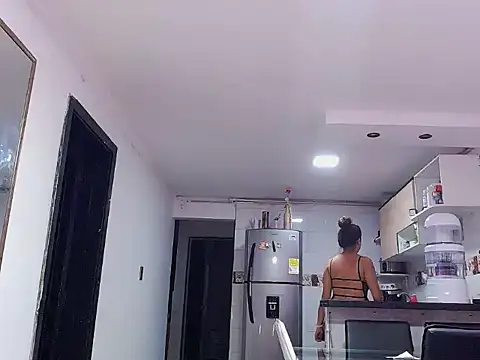 Caroline Jons online show from 11.08.25