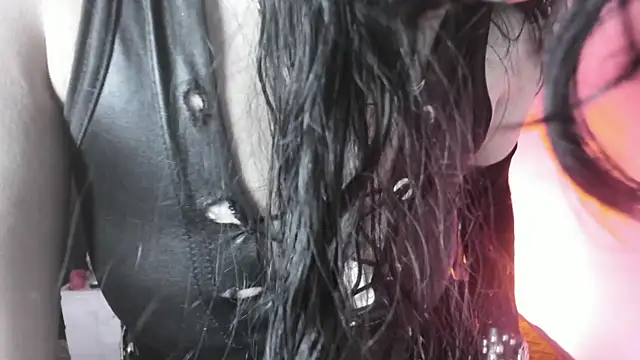 Snapshot of Yueeclipsa chatting on 11.09.25 Yueeclipsa online show from 11.09.25