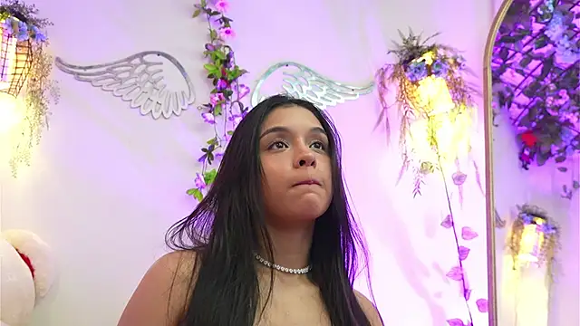 Snapshot of ISA_NIXON chatting on 11.28.25 ISA NIXON online show from 11.28.25