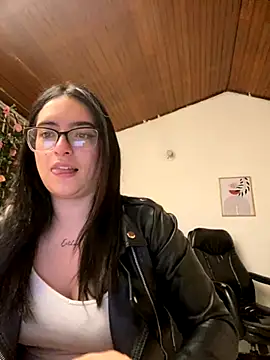 Snapshot of Kloe_Novoa chatting on 11.04.25 Kloe Novoa online show from 11.04.25