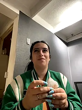 Snapshot of Kloe_Novoa chatting on 11.17.25 Kloe Novoa online show from 11.17.25