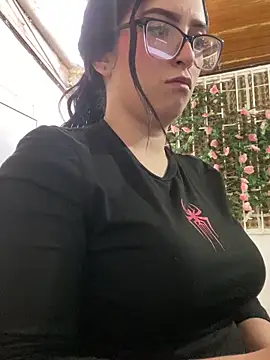 Snapshot of Kloe_Novoa chatting on 12.13.25 Kloe Novoa online show from 12.13.25