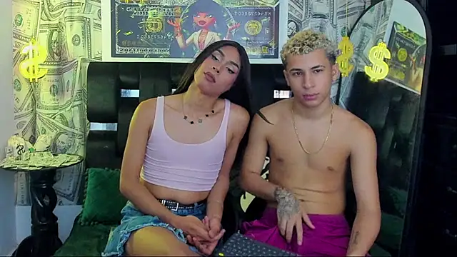 Snapshot of Horny_Duo0 chatting on 11.01.25 Horny Duo0 online show from 11.01.25