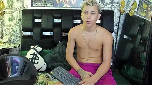 Snapshot of Horny_Duo0 chatting on 11.02.25 Horny Duo0 online show from 11.02.25