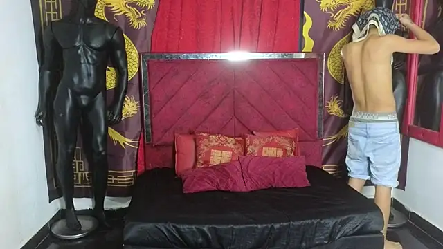 Snapshot of Horny_Duo0 chatting on 11.21.25 Horny Duo0 online show from 11.21.25