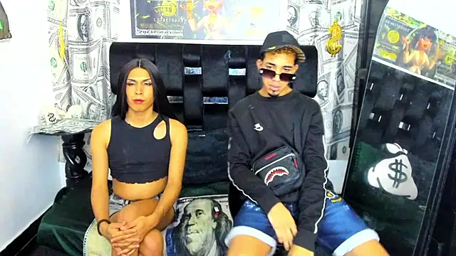 Snapshot of Horny_Duo0 chatting on 11.26.25 Horny Duo0 online show from 11.26.25