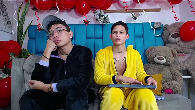 Hot Boys Latinos X online show from 02.13.26