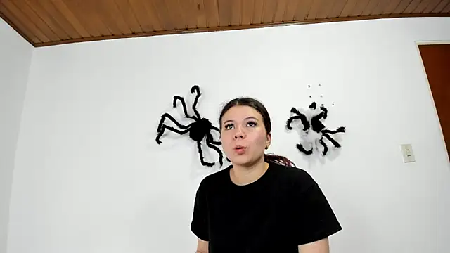 Snapshot of Vanessa_Martinz chatting on 11.02.25 Vanessa Martinz online show from 11.02.25