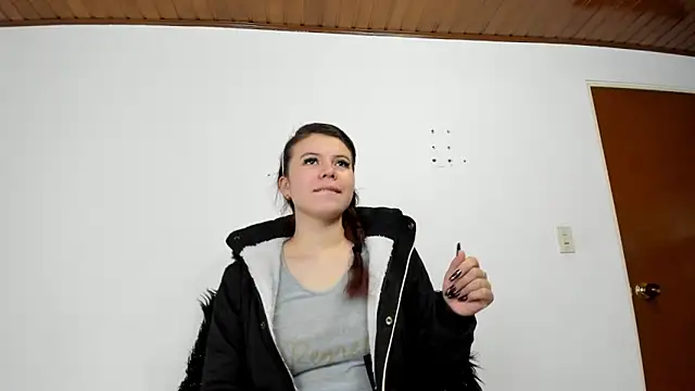 Snapshot of Vanessa_Martinz chatting on 11.04.25 Vanessa Martinz online show from 11.04.25