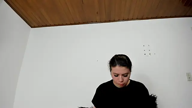 Snapshot of Vanessa_Martinz chatting on 11.14.25 Vanessa Martinz online show from 11.14.25