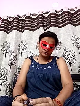 Snapshot of Hotty_girl25 chatting on 11.01.25 Hotty girl25 online show from 11.01.25