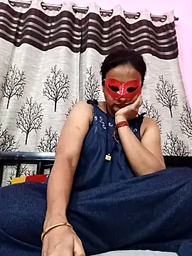 Snapshot of Hotty_girl25 chatting on 11.24.25 Hotty girl25 online show from 11.24.25