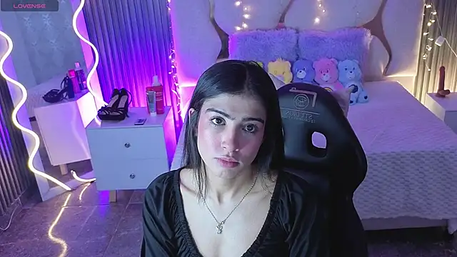 MAIILY TAY online show from 01.08.26