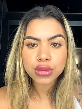 Alanna-foxx online show from 10.29.25