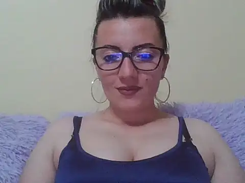 Snapshot of blondinaali chatting on 10.26.25 blondinaali online show from 10.26.25