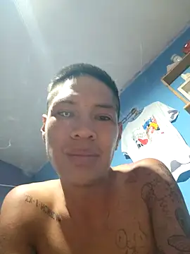 Snapshot of Ojitosbrrr chatting on 11.04.25 Ojitosbrrr online show from 11.04.25