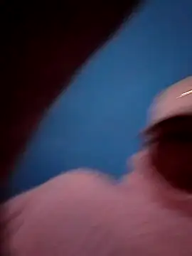 Snapshot of Ojitosbrrr chatting on 11.17.25 Ojitosbrrr online show from 11.17.25