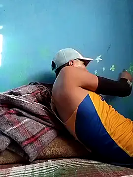 Snapshot of Ojitosbrrr chatting on 11.23.25 Ojitosbrrr online show from 11.23.25