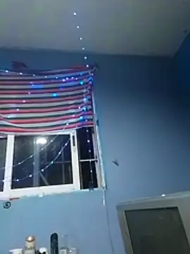 Snapshot of Ojitosbrrr chatting on 11.28.25 Ojitosbrrr online show from 11.28.25