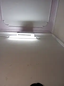 Snapshot of ezabel- chatting on 11.23.25 ezabel- online show from 11.23.25