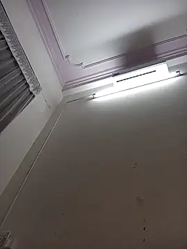 Snapshot of ezabel- chatting on 11.27.25 ezabel- online show from 11.27.25