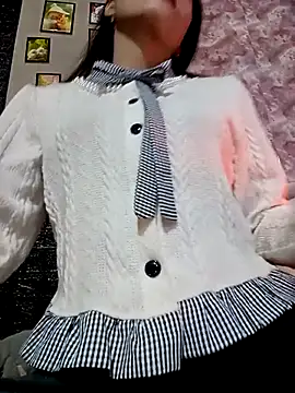 Snapshot of ezabel- chatting on 12.04.25 ezabel- online show from 12.04.25