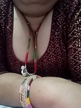 Snapshot of Best_couple2001 chatting on 10.29.25 Best couple2001 online show from 10.29.25