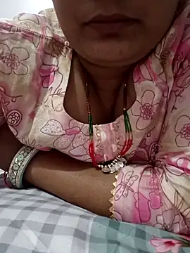 Snapshot of Best_couple2001 chatting on 10.31.25 Best couple2001 online show from 10.31.25