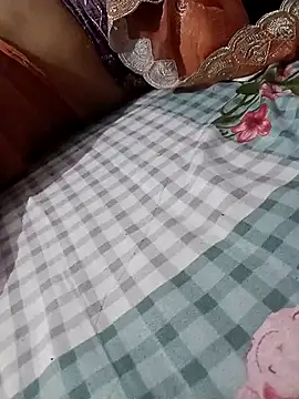 Snapshot of Best_couple2001 chatting on 11.04.25 Best couple2001 online show from 11.04.25