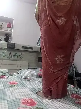 Snapshot of Best_couple2001 chatting on 11.06.25 Best couple2001 online show from 11.06.25