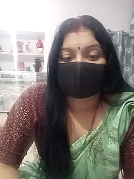 Snapshot of Best_couple2001 chatting on 11.24.25 Best couple2001 online show from 11.24.25