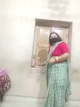 Snapshot of Best_couple2001 chatting on 12.02.25 Best couple2001 online show from 12.02.25