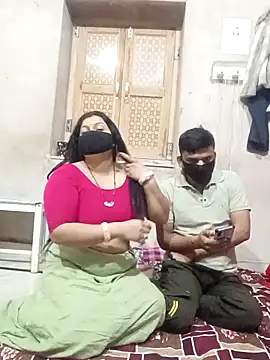 Snapshot of Best_couple2001 chatting on 12.03.25 Best couple2001 online show from 12.03.25