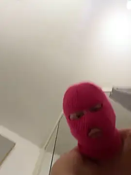 Snapshot of grossebite12335 chatting on 12.18.25 grossebite12335 online show from 12.18.25