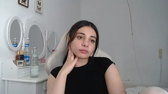 Snapshot of bellefleurrr chatting on 07.13.26 bellefleurrr online show from 07.13.26