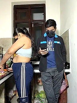 Heena-143 online show from 12.17.25