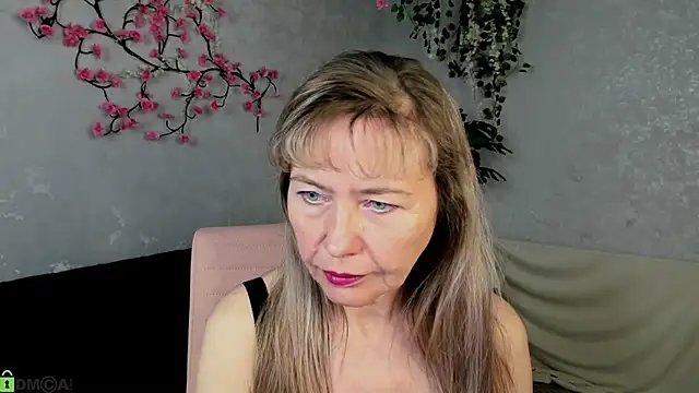 Snapshot of Carla_Vogue chatting on 11.10.25 Carla Vogue online show from 11.10.25