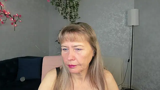 Snapshot of Carla_Vogue chatting on 11.11.25 Carla Vogue online show from 11.11.25