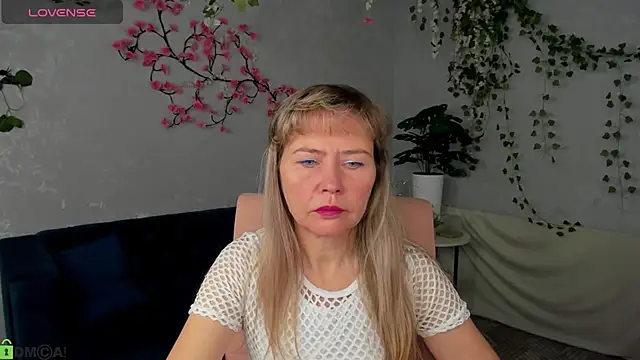 Snapshot of Carla_Vogue chatting on 11.16.25 Carla Vogue online show from 11.16.25