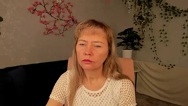 Snapshot of Carla_Vogue chatting on 11.17.25 Carla Vogue online show from 11.17.25